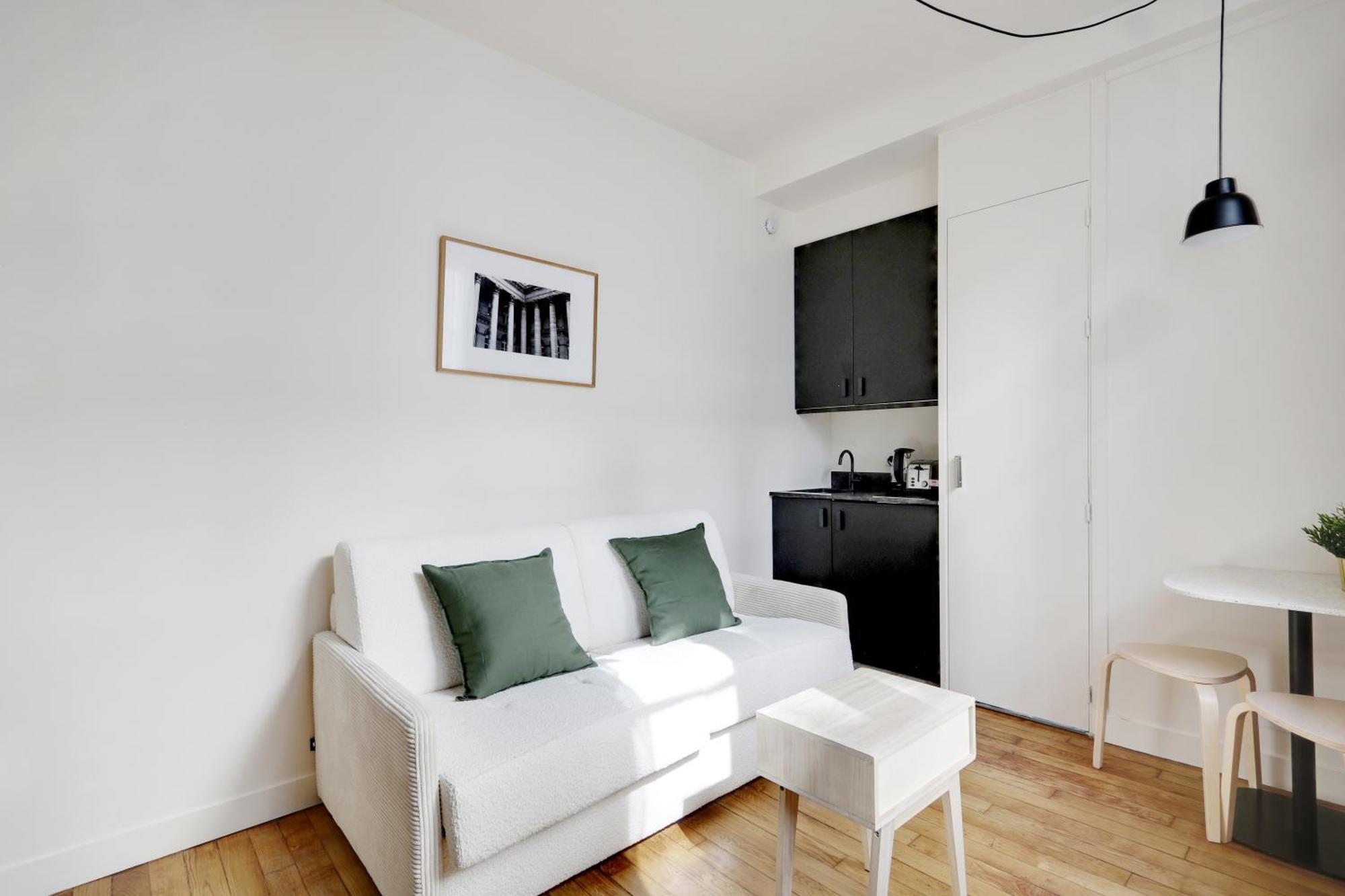 Pick A Flat's In Madeleine - Rue Tronchet * Parijs