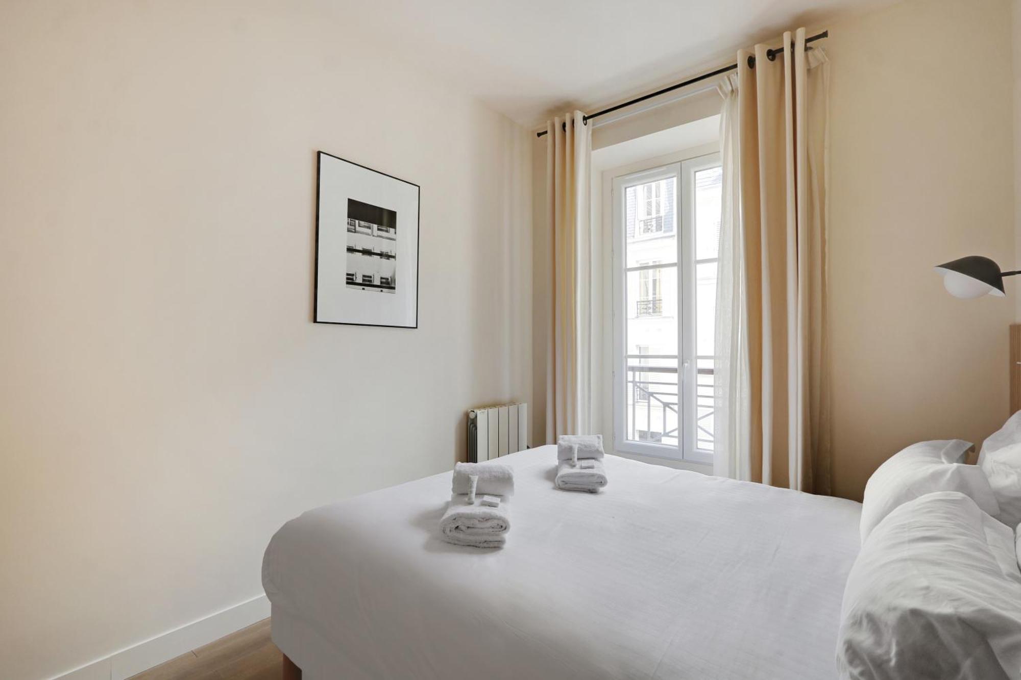Pick A Flat's In Madeleine - Rue Tronchet * Parijs
